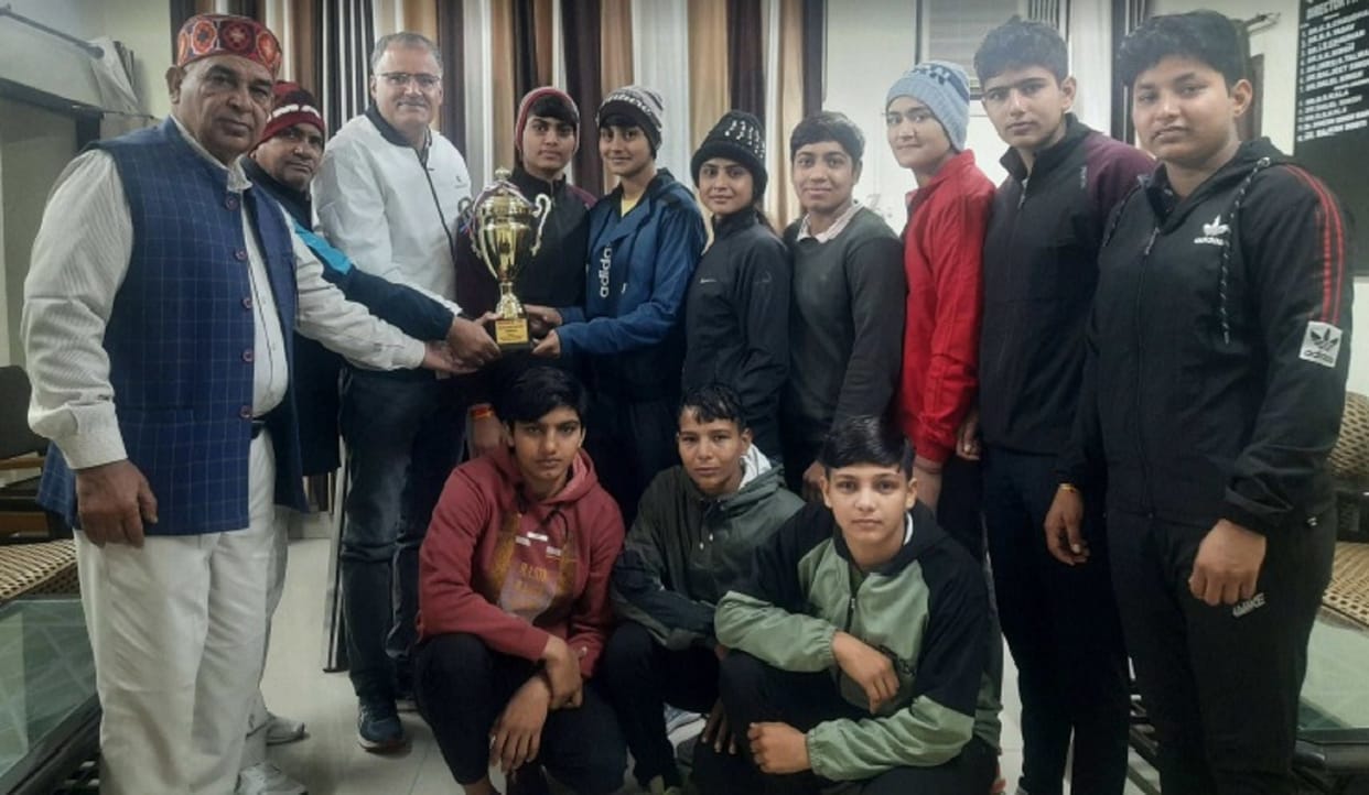 Players showering medals in KU's bag, Kurukshetra