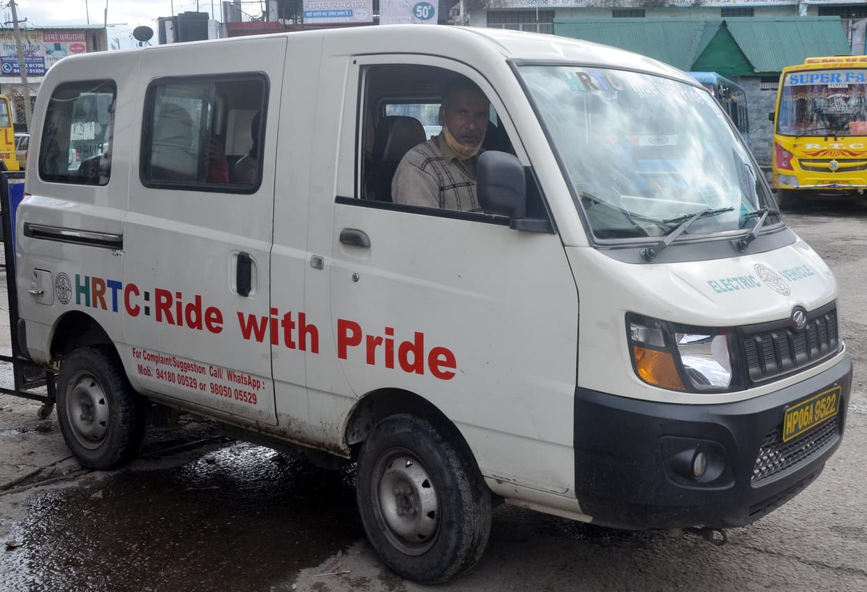 Electric van of HRTC is standing in Hamirpur for four months
