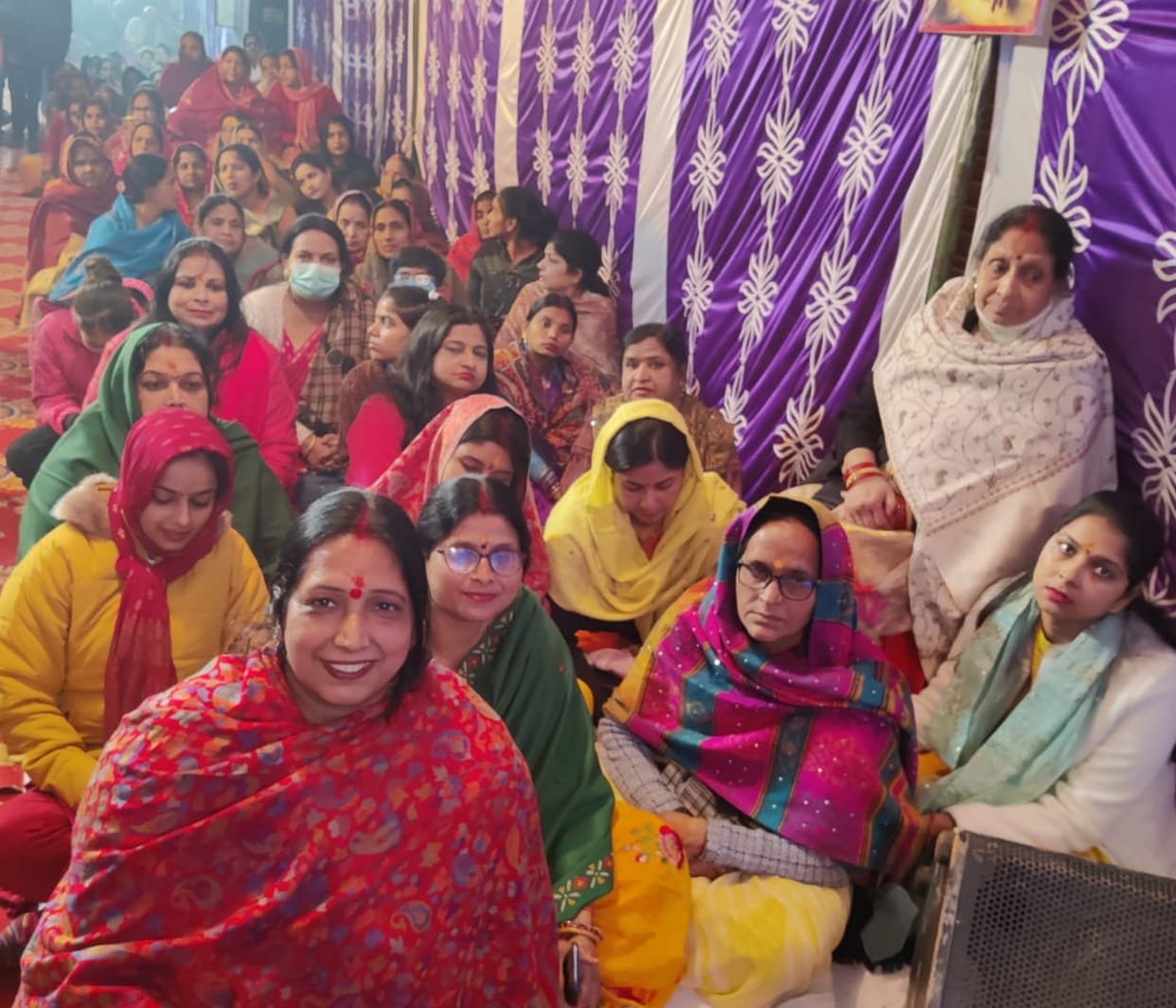 Listening to the hymns in Sai Jagran, the audience danced, cheered a lot
