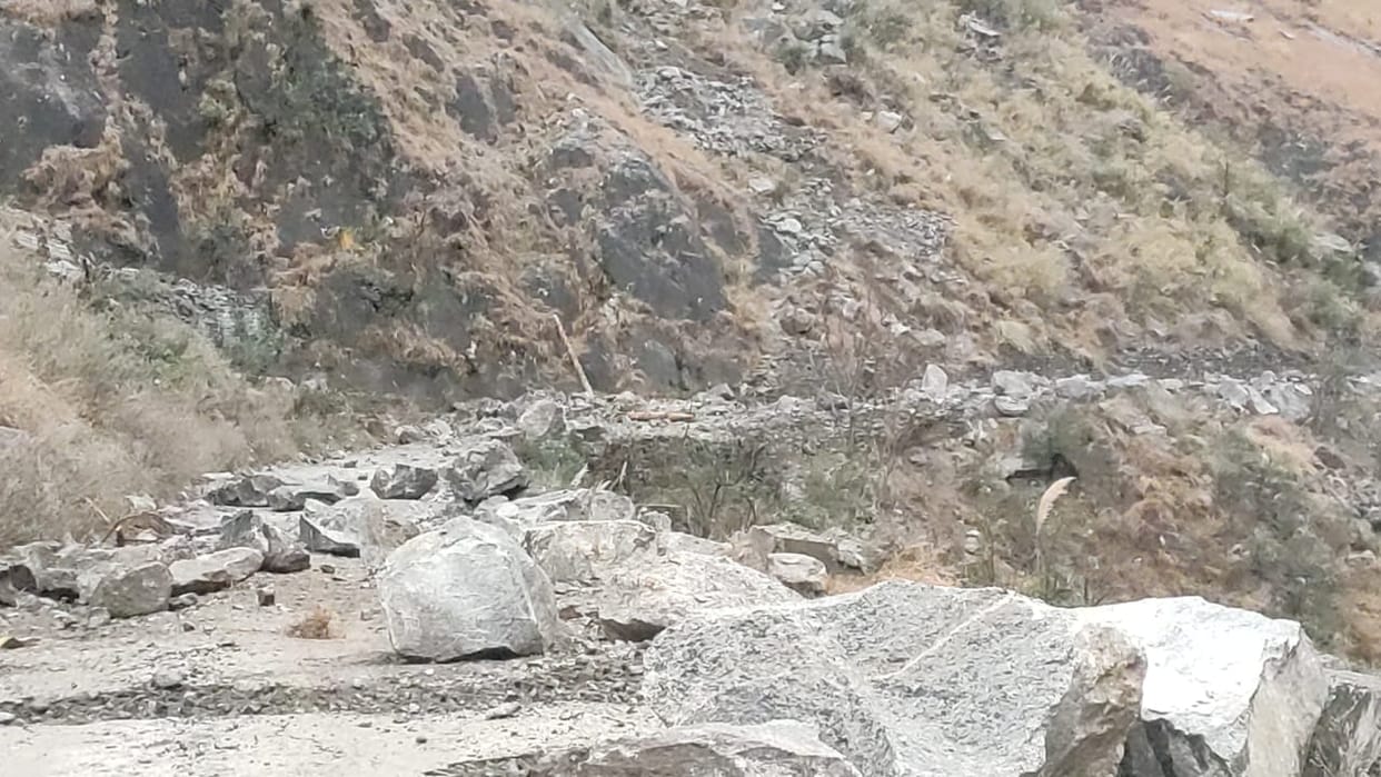 landslide in nigusari rooad closed