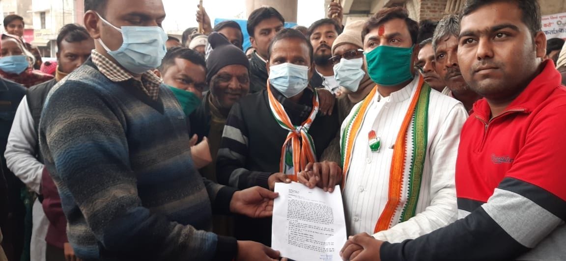 Hathras: Action should be taken against companies that ran away by taking people's money