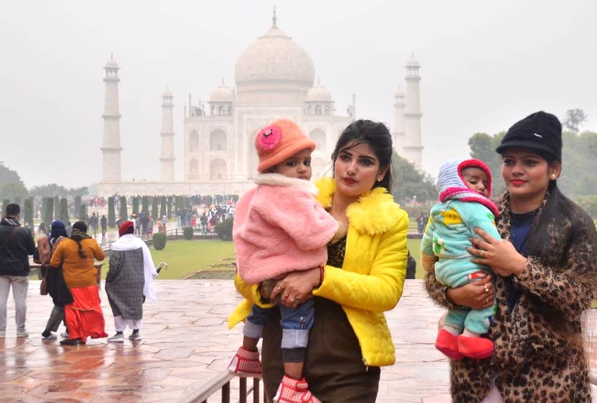 Taj Mahal Tourist Reduce Due To Corona Virus Infection In Agra