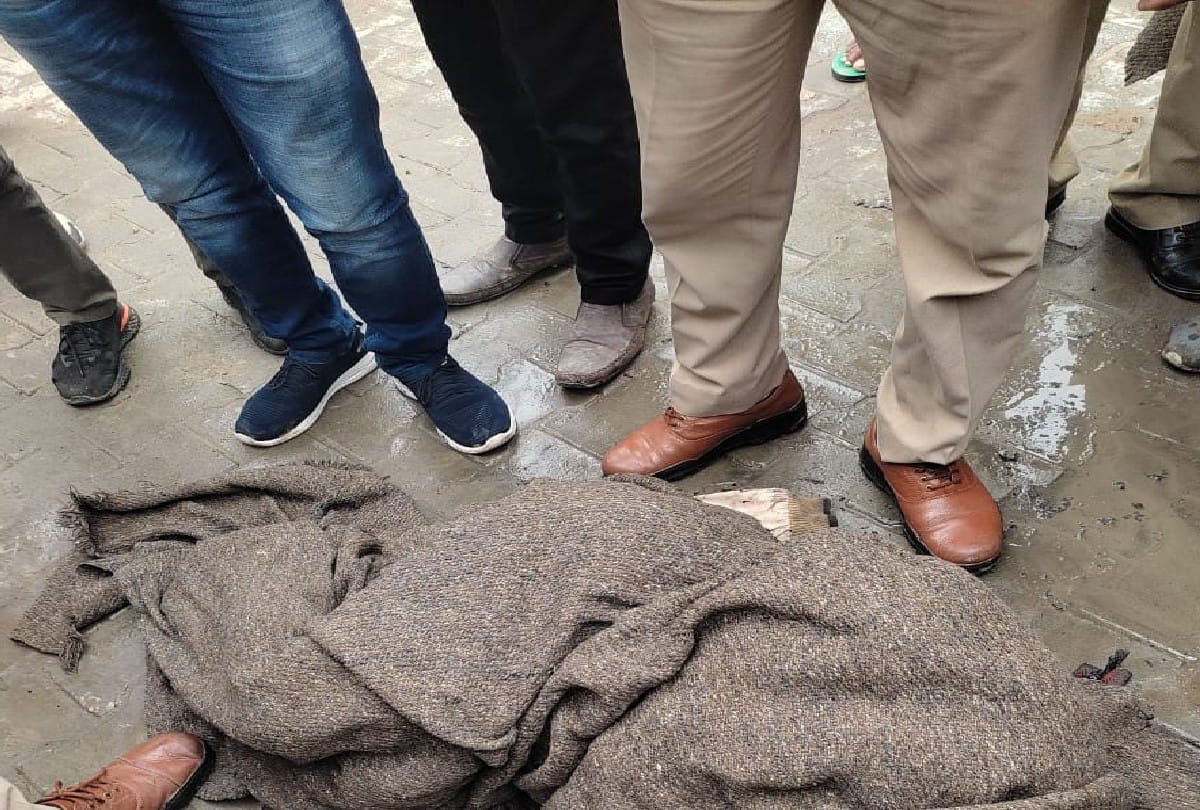Mathura woman self-immolation main accused found dead on road in Agra