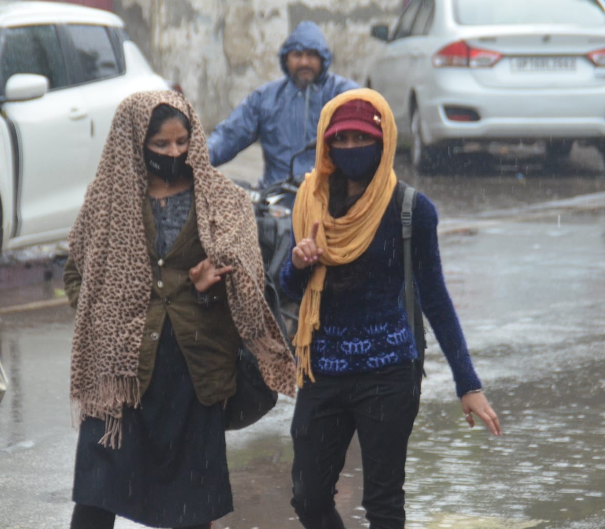 Due to continuous rain, cold increased, beneficial for wheat