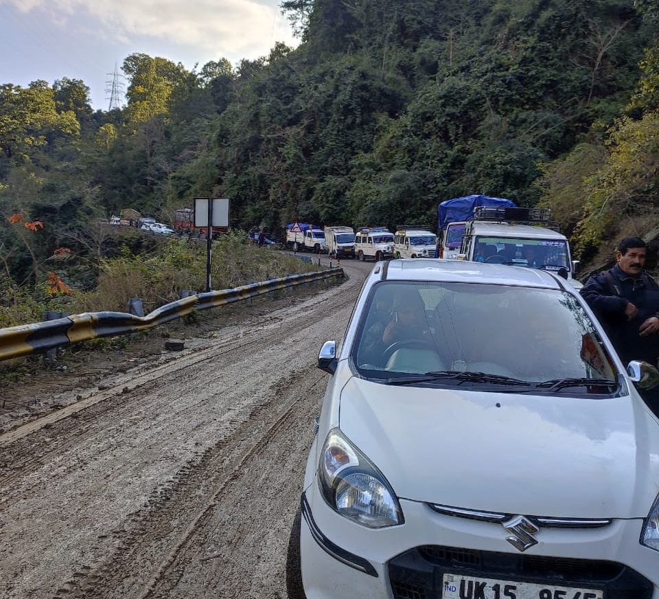 12 hours jam due to highway collapse