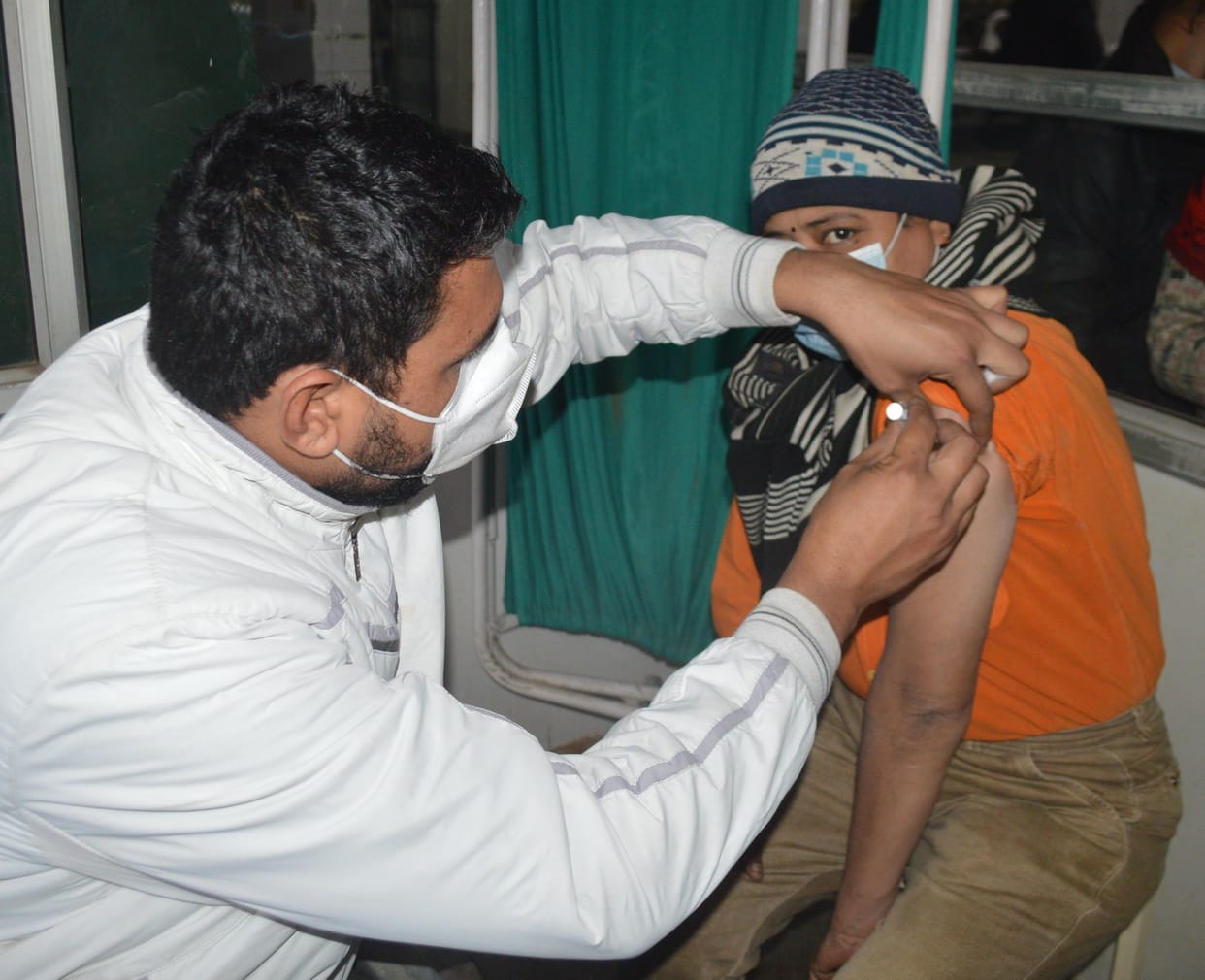 Hathras: 4048 teenagers and adolescent girls got anti-coronavirus vaccine