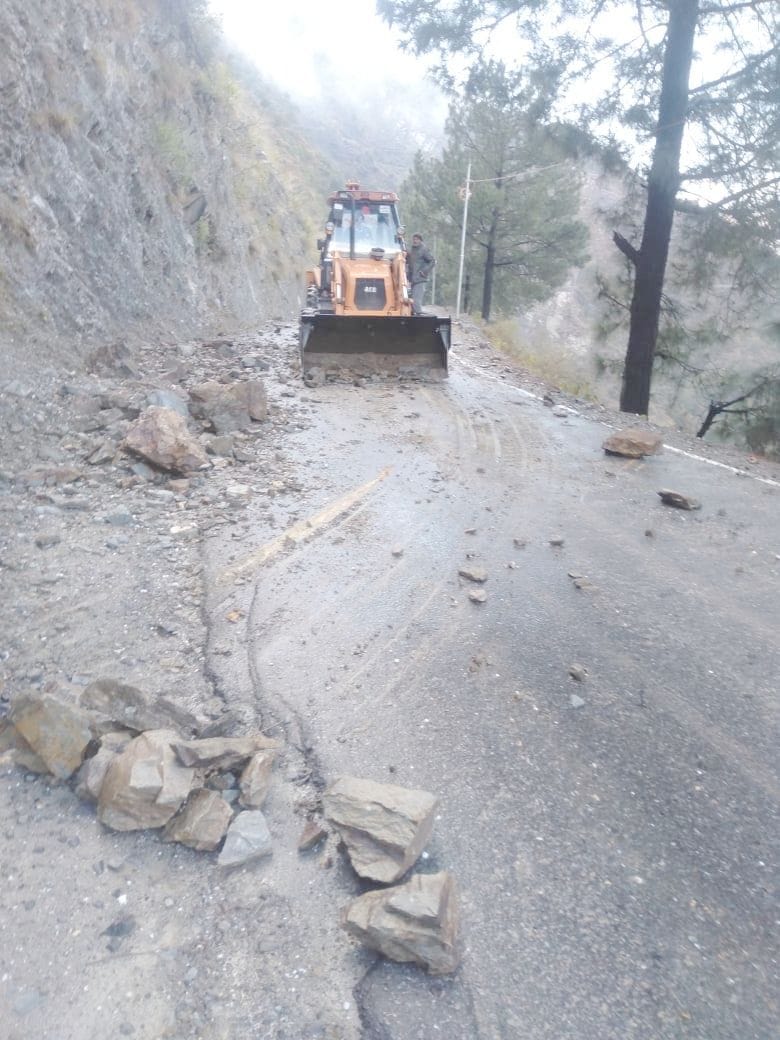 1.25 crore loss due to rain and snowfall in Saluni