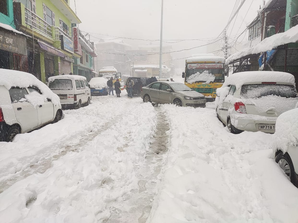 main roads of giripaar area are closed due to  heavy snowfall
