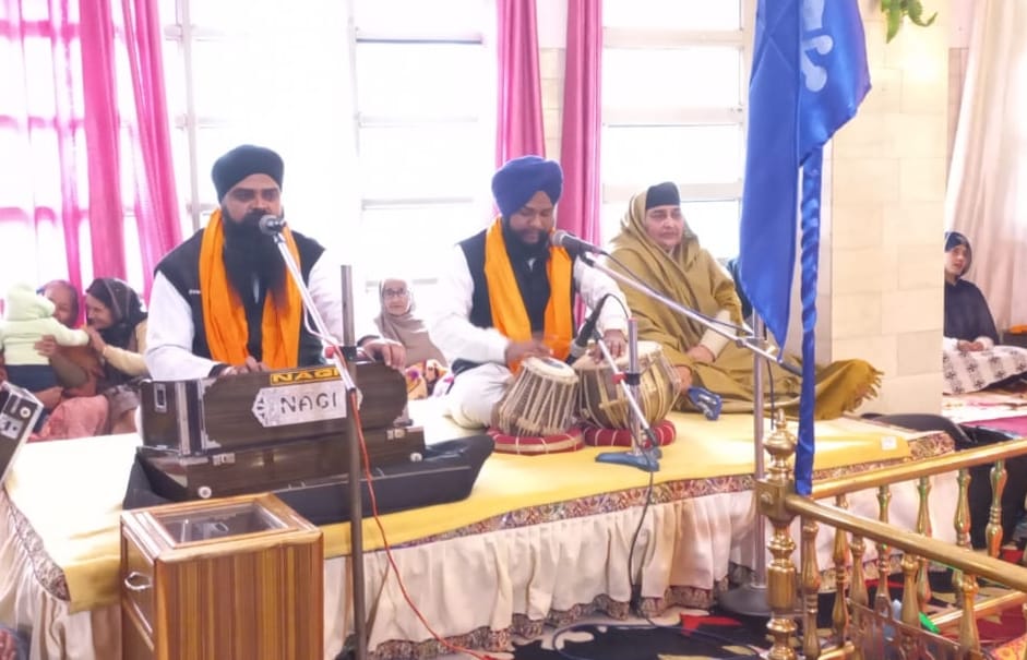 Made the sangat happy by doing shabad-kirtan