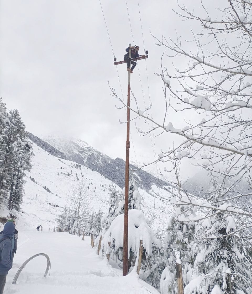 Black out in dozens of villages of half a dozen panchayats of Saluni