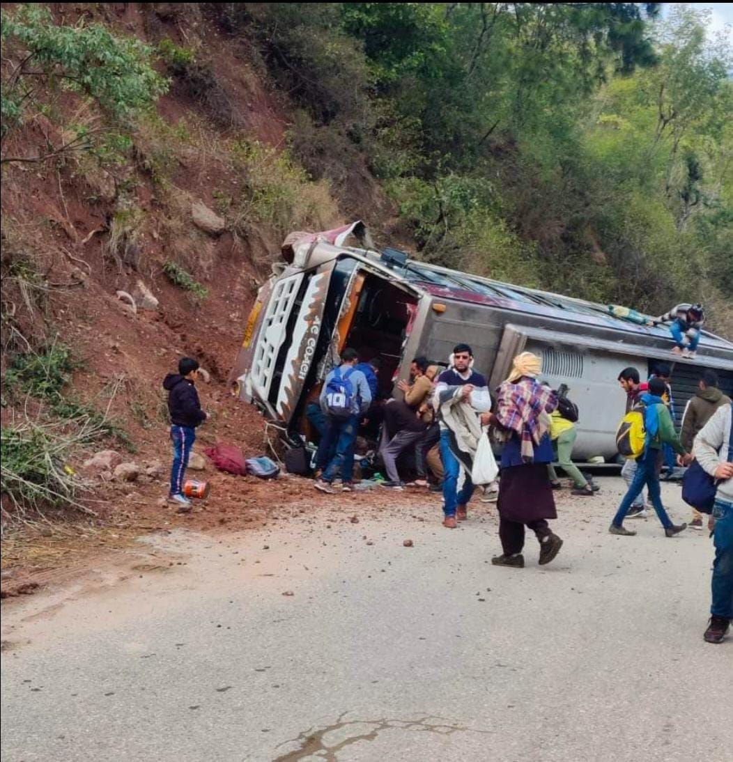 One killed, six injured when bus overturns