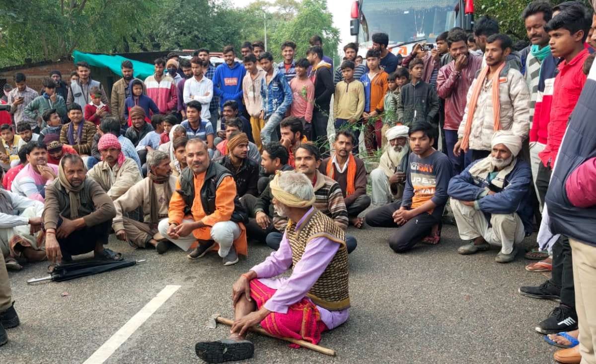 Farmers did highway jam, sought compensation