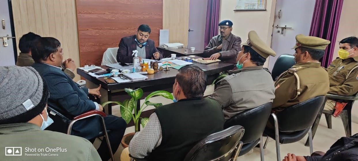 Hathras: In any case, conduct the assembly elections safely