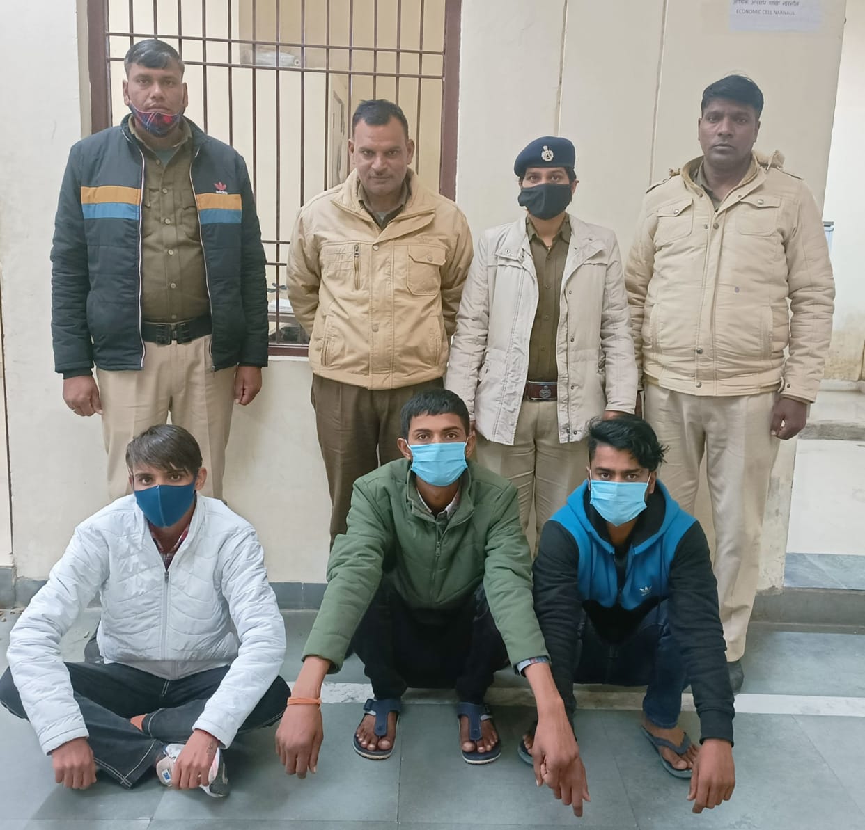 Three accused arrested for snatching mobile and cash by beating