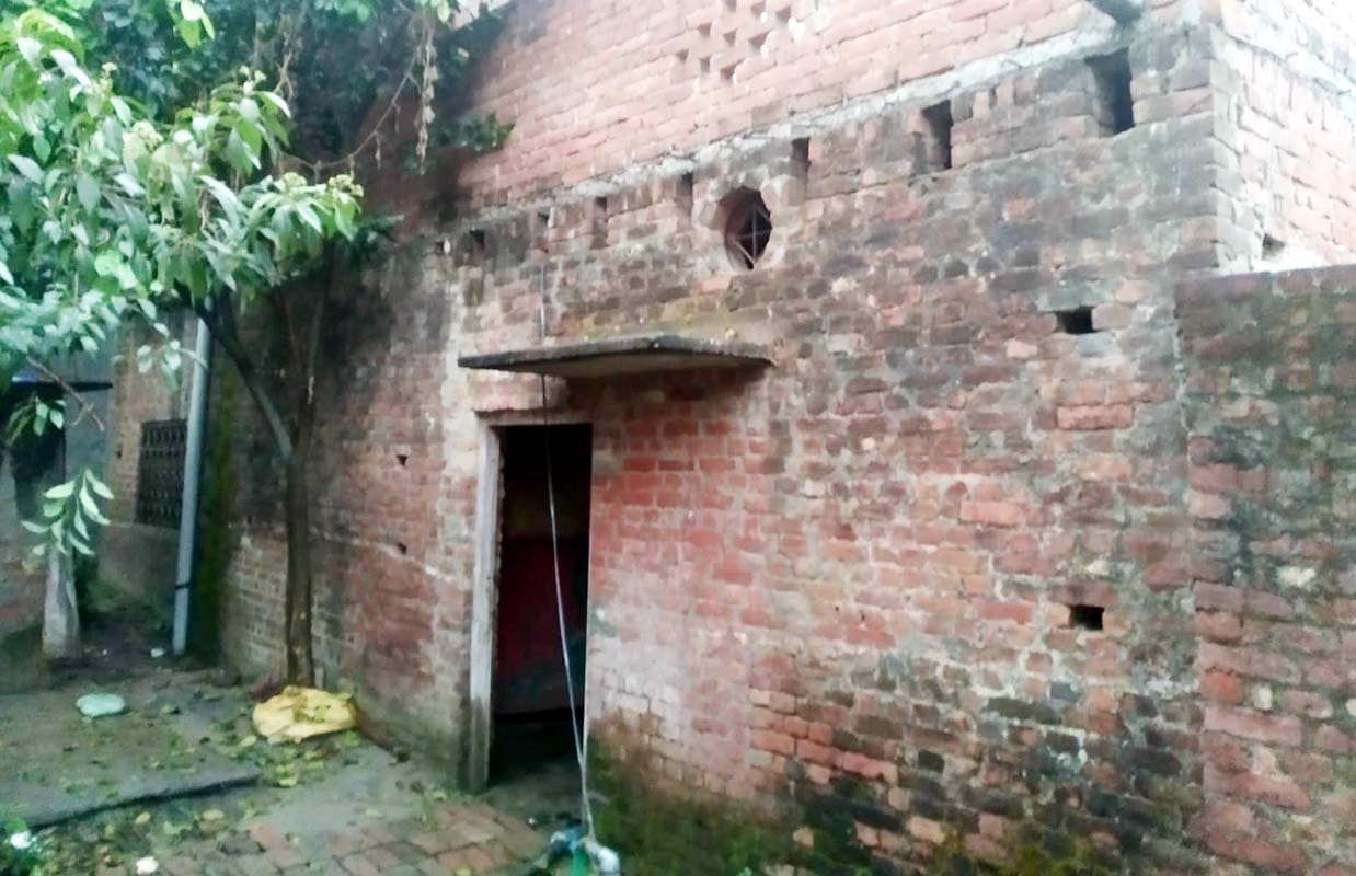 Married woman found dead in room, husband was also closed for 24 hours
