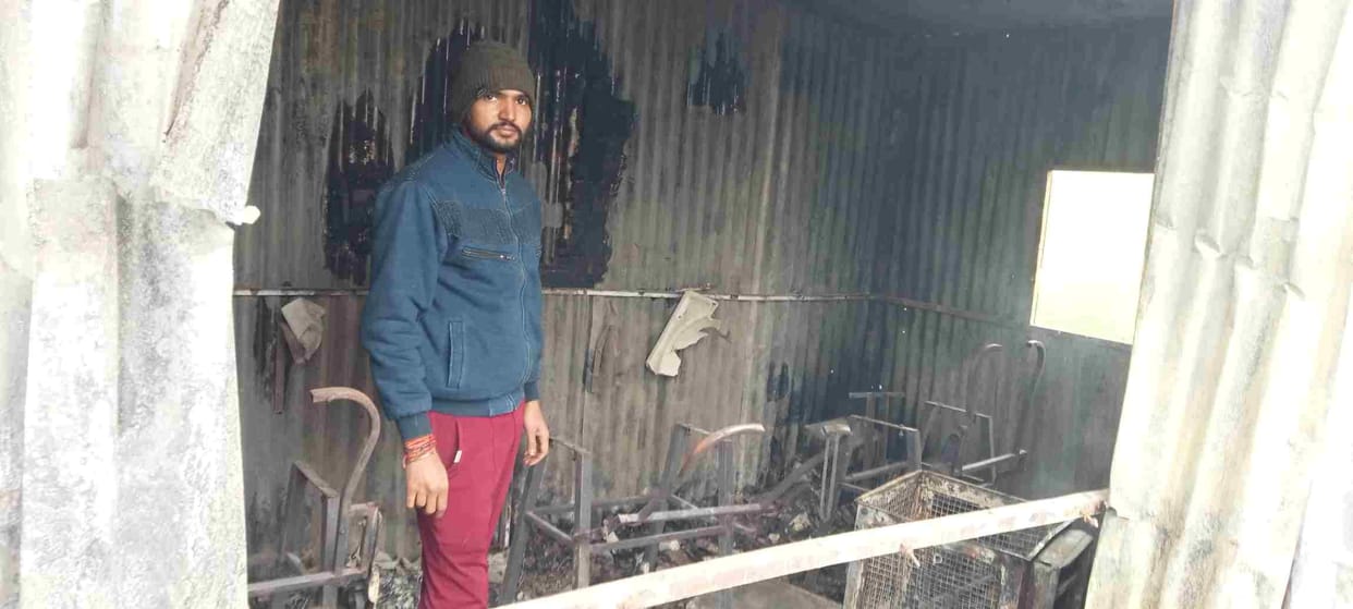 All the goods burnt due to fire in the barber shop
