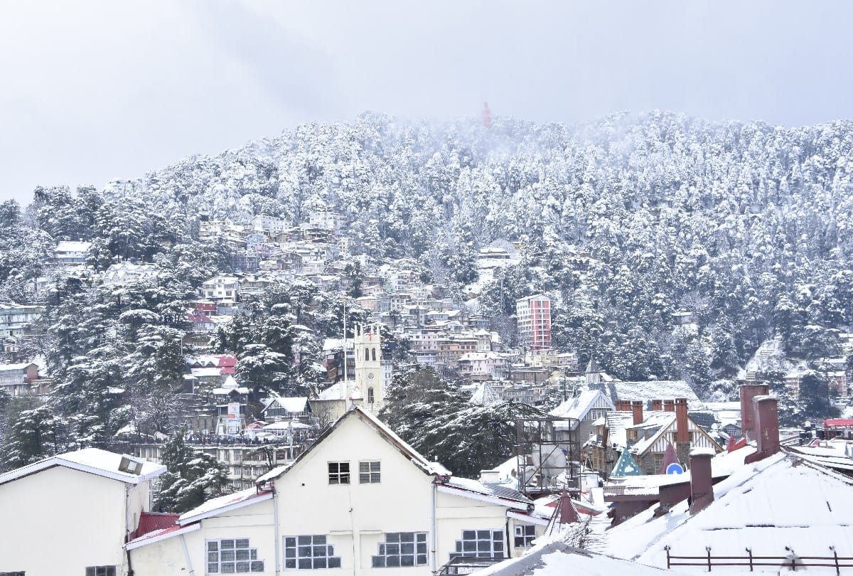 Governor Rajendra Vishwanath Arlekar CM Jairam Thakur enjoys snowfall in shimla