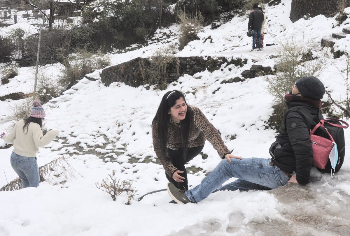 snowfall News Himachal Pradesh: snowfall beautiful iamges himachal pradesh