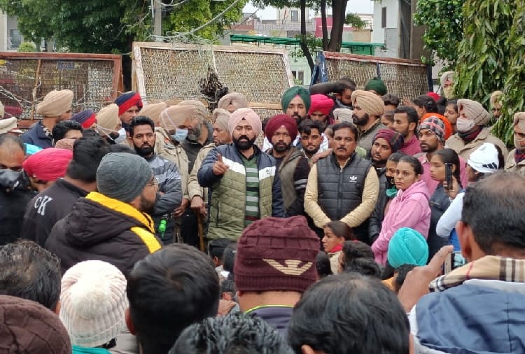 Dreams of Protesting Teachers shattered due to Code of Conduct in Punjab