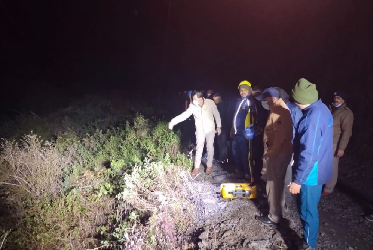 road accident in Rishikesh driver pressed accelerator instead of brake car reached lake
