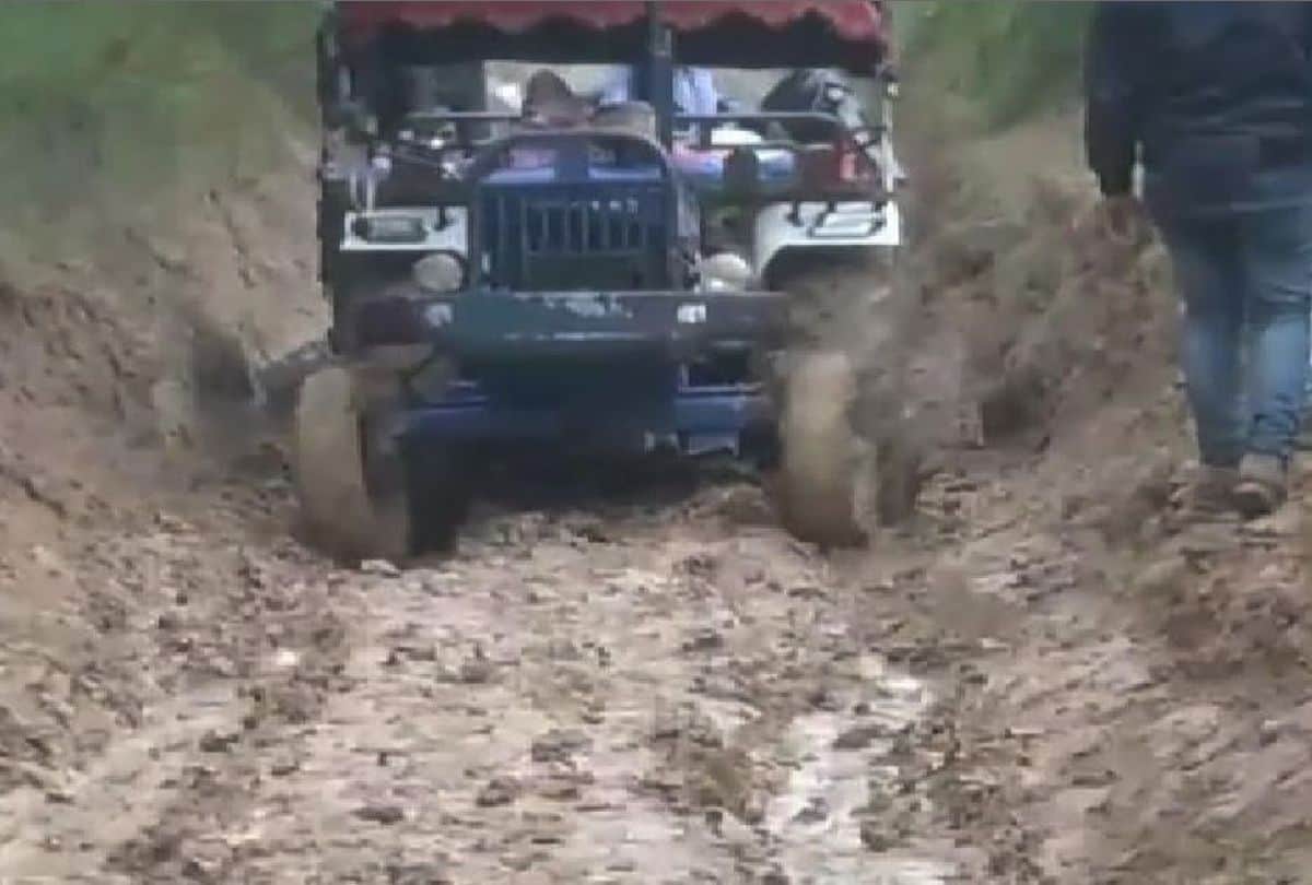 sick woman died who did not get treatment on time due to tractor stuck in mud