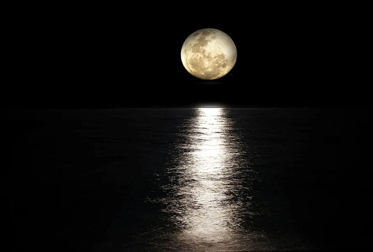 US China Moon Mission it will war in china and america for mine rare materials from moon
