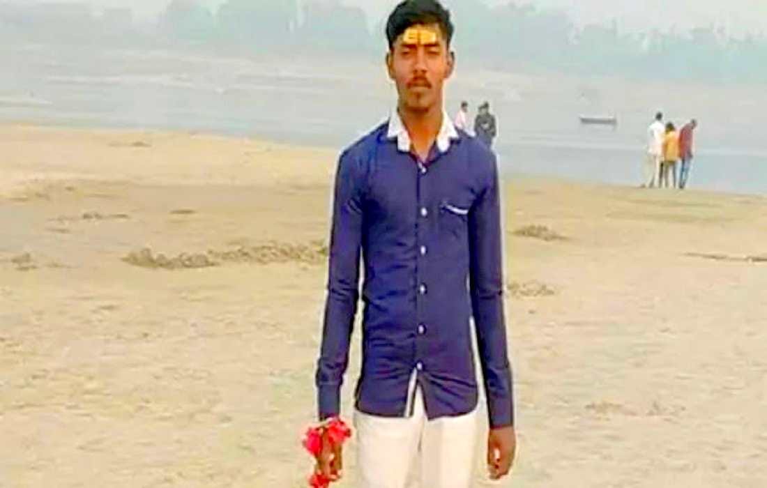 Suicide in varanasi Compounder of nursing home consuming poison in love affair in banaras