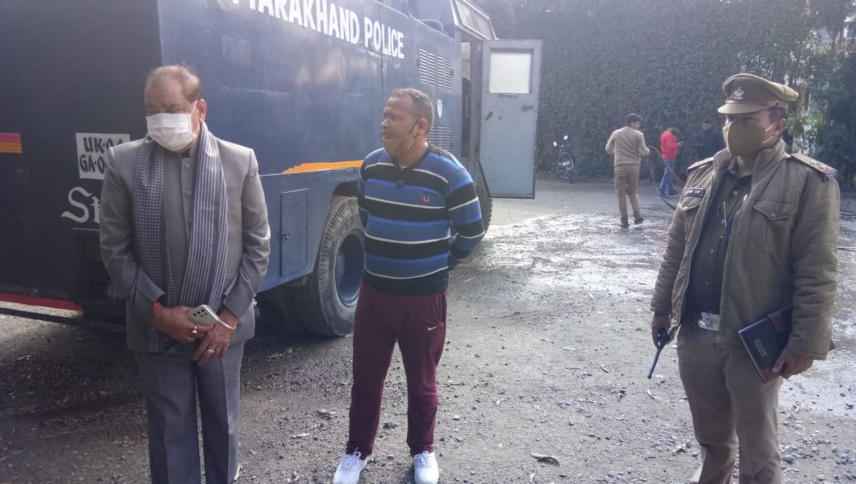 uttarakhand news: Fire in warehouse of former cabinet minister Yashpal Arya banquet hall
