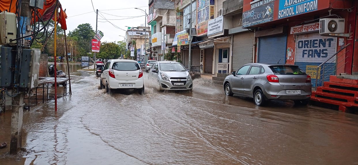 Roads, colonies submerged due to rain, people upset, Kurukshetra