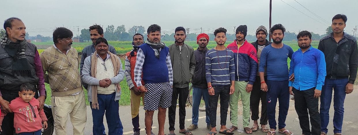 Clashes between villagers and cattle smugglers and firing in Jaunpur