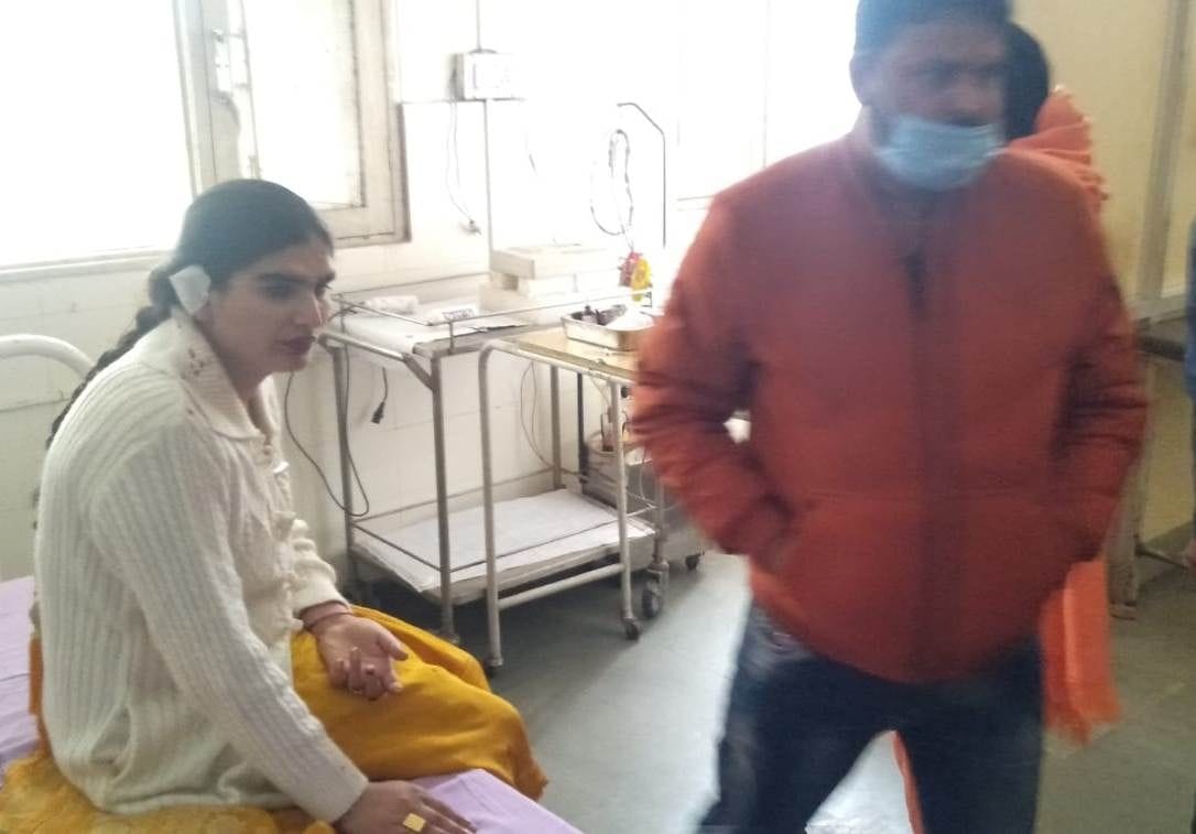 Manglamukhi was beaten up waiting for the car with congratulations
