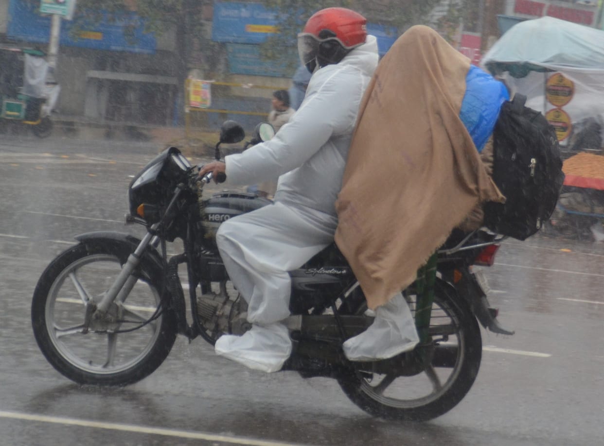 Due to rain for the third day, the cold increased as the temperature dropped