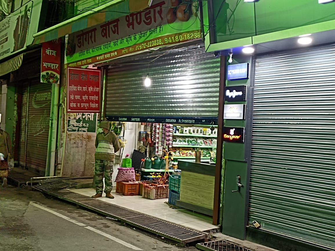 Shops will remain open in the district from 6 am to 6 pm only