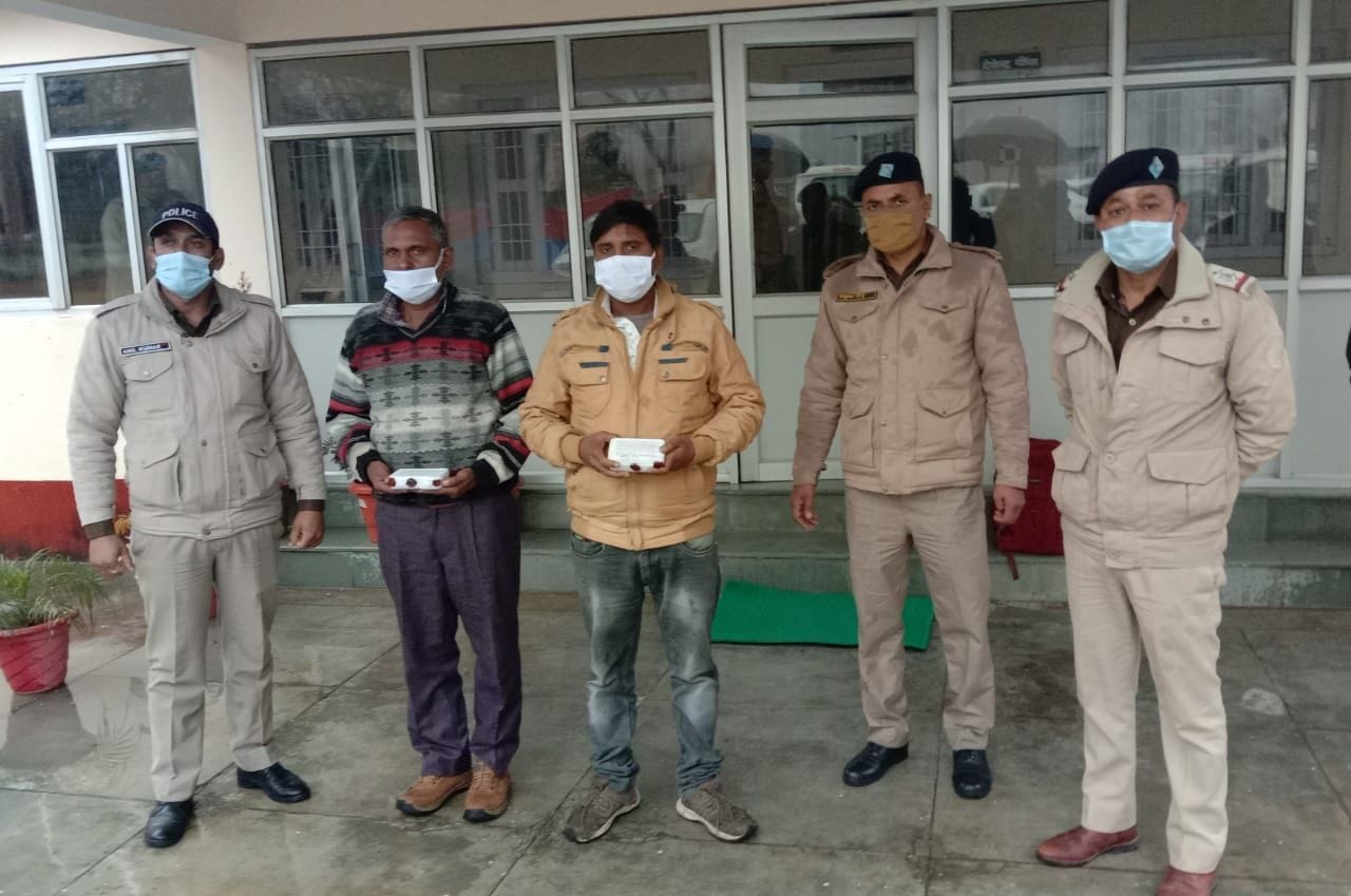 Two Arested For Smack Smugling in Banbasa