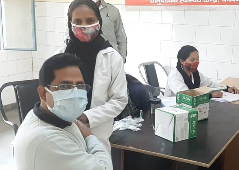 11 health workers got booster dose of anti-coronavirus vaccine in Deoband