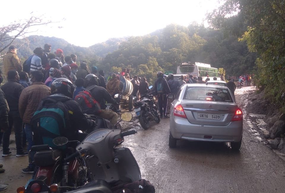 Debris again came on NH, there was a jam of vehicles for five hours