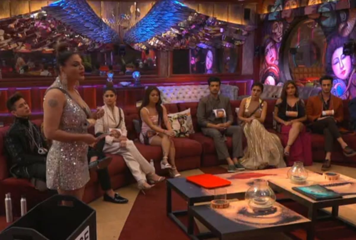 Bigg Boss 15 Rakhi Sawant accuses devoleena bhattacharjee of using Abhijeet Bichukale the actress gets angry after hearing this