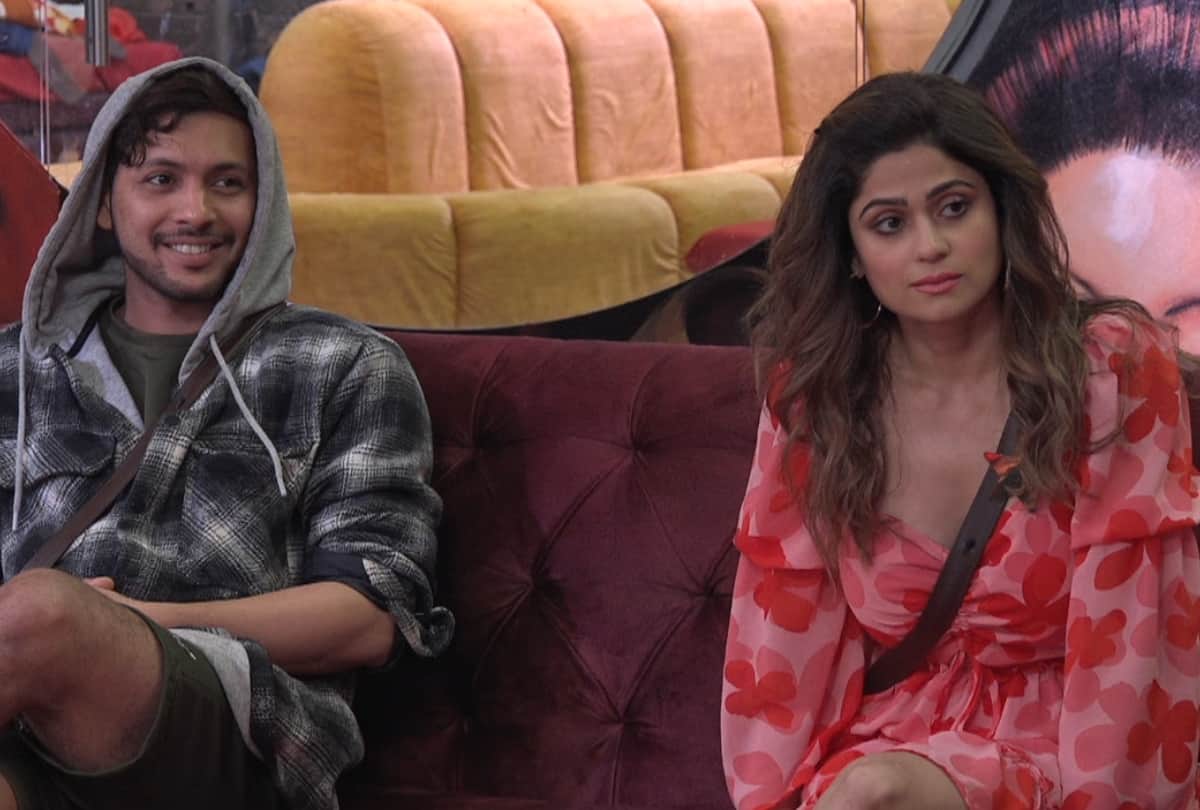 Bigg Boss 15 Karan Kundrra and tejasswi prakash fight again the actor cried and said never been so tortured