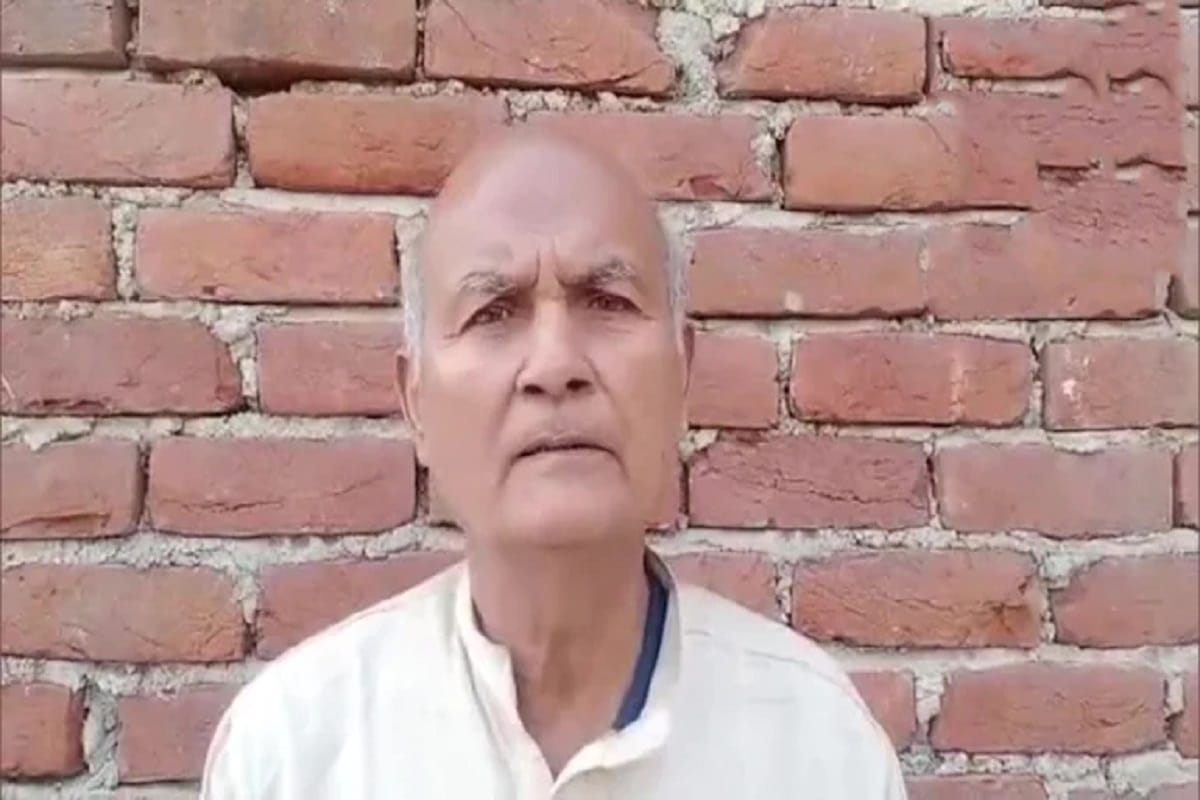 Madhepur: Police raid the house of an 84-year-old man who took 12 doses of corona vaccine