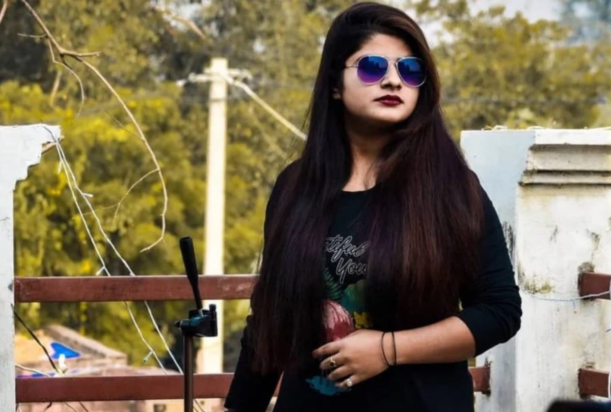 Budaun village girl became budaun queen vaishnavi on social media she have 21 lakh followers