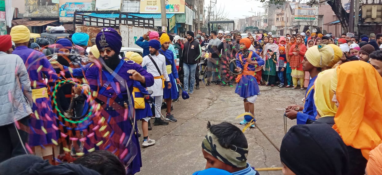 Celebrated the festival of lights of Dashmesh father Shri Guru Gobind Singh with great pomp