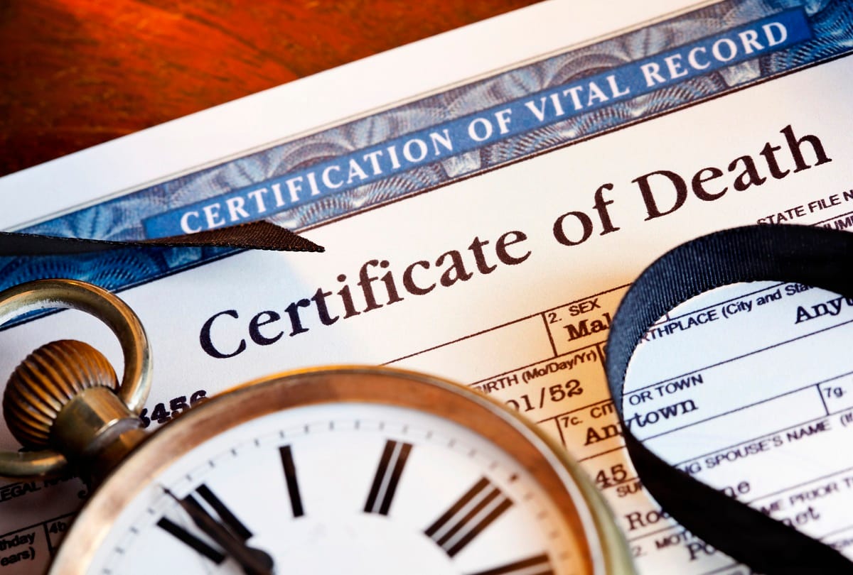 To avoid going to jail, made a deceased certificate, has already gone to jail in a case of attempt to murder