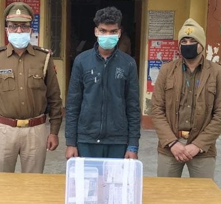 fathepur news,Vicious arrested for stealing Lekhpal's house