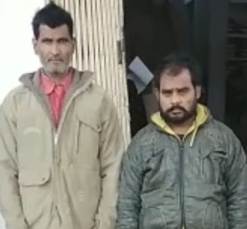 fathepur news,Two arrested with 15 stolen batteries