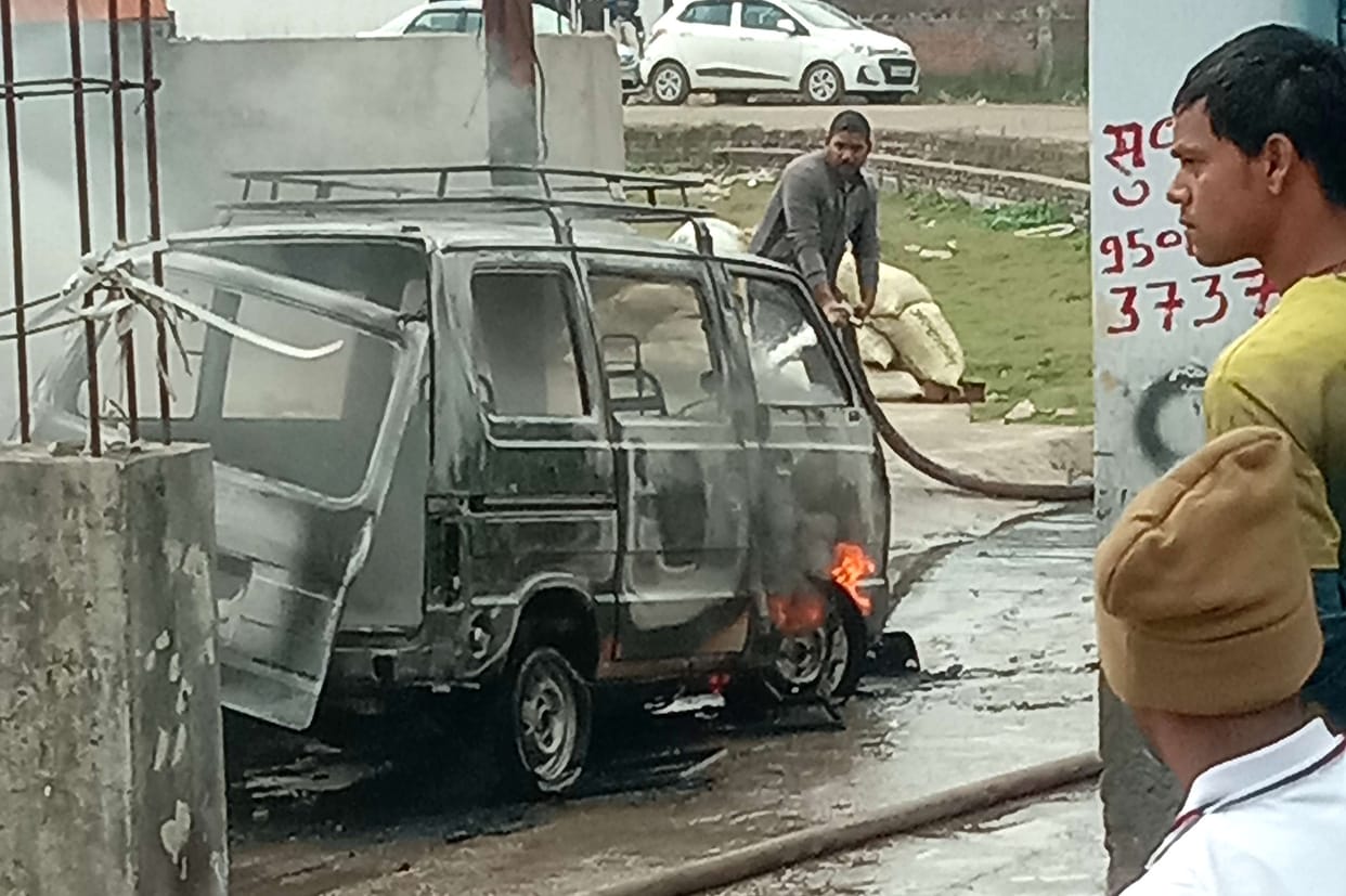 Car caught fire during refilling, stirred up