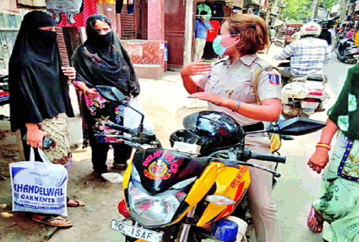 Delhi: Miscreants have started eating fear from women policemen success has been achieved in curbing liquor smuggling and snatchers