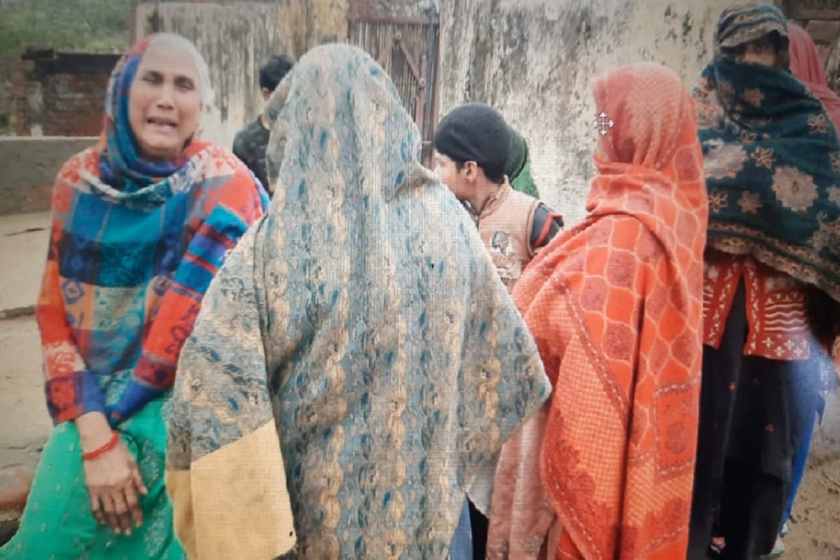 UP News: A youth has murdered his sister with a relative in a village of Baghpat and see photos