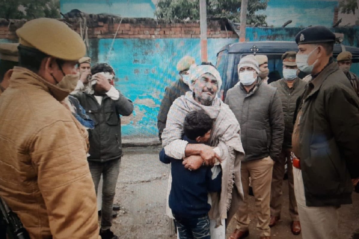 UP News: A youth has murdered his sister with a relative in a village of Baghpat and see photos