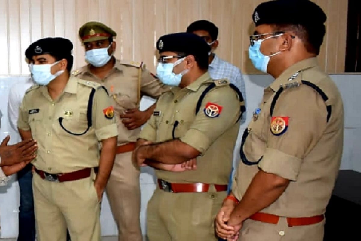 Saharanpur News: Police raided a warehouse and recovered parts of stolen vehicles in Deoband