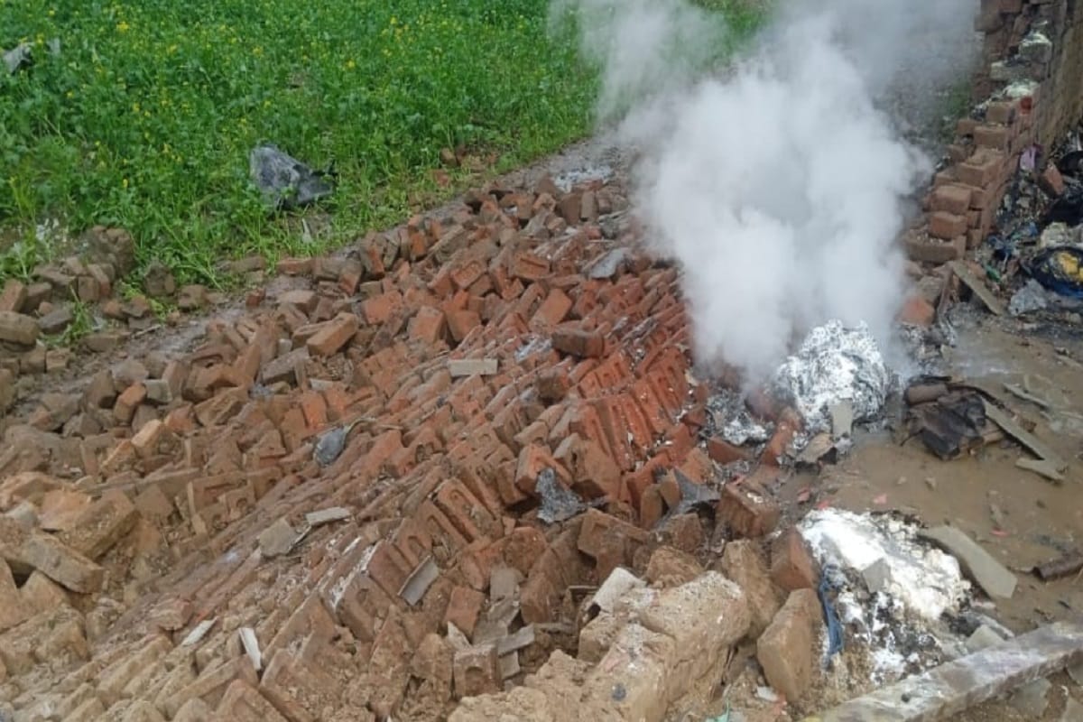 UP News: Blast in a factory and one woman died in village of Shamli district and see photos